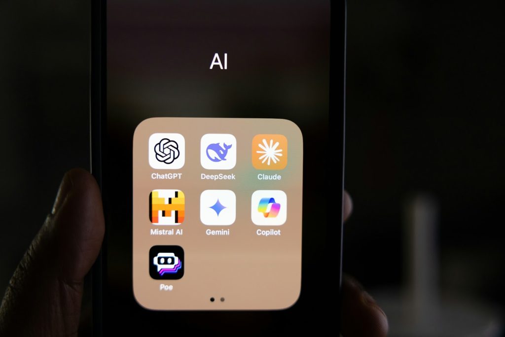 íconos de IA en celular - mejores modelos de IA